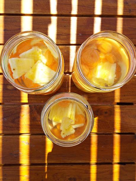 Detox water #2: Ananas, carote e chiodi di garofano