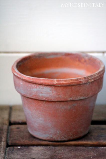 Come invecchiare un vaso di terracotta