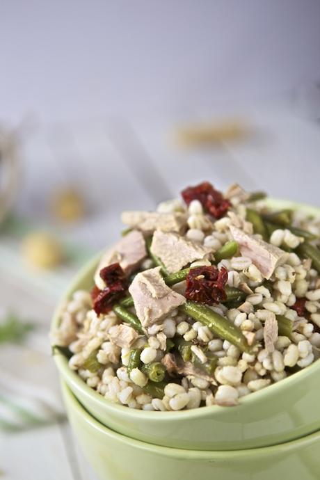 Insalata di orzo fagiolini e tonno