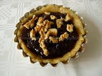 Crostata con frolla al profumo di vaniglia e cannella con confettura di mele e liquirizia