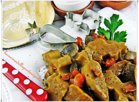 Formine di seitan con funghi trifolati / Molds of seitan with mushrooms