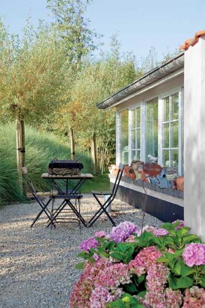 Mały taras za domem.