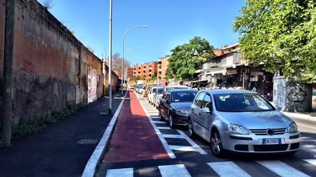 Miracolo! Una pista ciclabile (quasi) europea a Roma. Riflessioni sulla nuova bikeline a Porta Portese