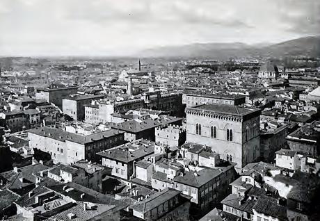 Firenze - Panorama verso Orsammichele in una foto tratta dal libro “Firenze” di Tarchiani Nello, 1878