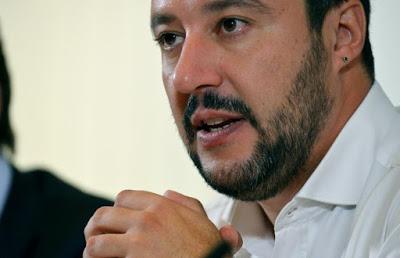 Salvini fa il moderato: «I rom? Sono l’ultimo dei problemi»