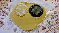 MANGIA CIO' LEGGI crostatine albicocche profumo cannella 