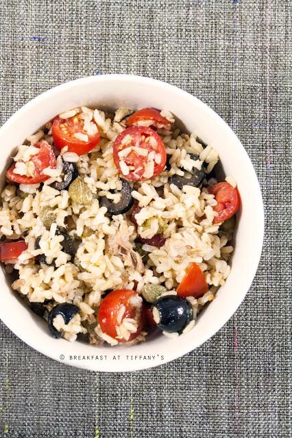 Riso integrale con pomodorini, capperi e olive / Whole wheat rice with cherry tomatoes, capers and olives