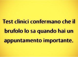 Mettendoci una pezza o, meglio, un cerotto