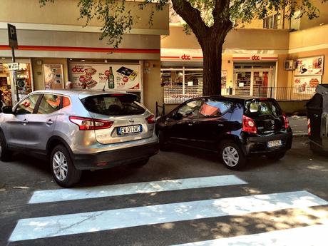 Ridipinte in settimana tutte le strisce pedonali a Monteverde. Guardate come e imparate cosa c'entra Mafia Capitale