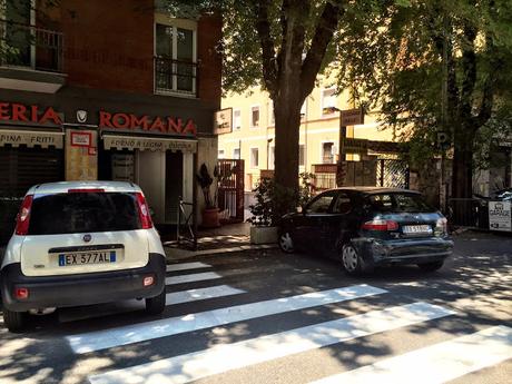 Ridipinte in settimana tutte le strisce pedonali a Monteverde. Guardate come e imparate cosa c'entra Mafia Capitale