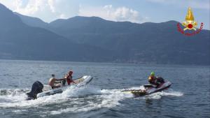 Porto Valtravaglia: gommone alla deriva, soccorsa una famiglia