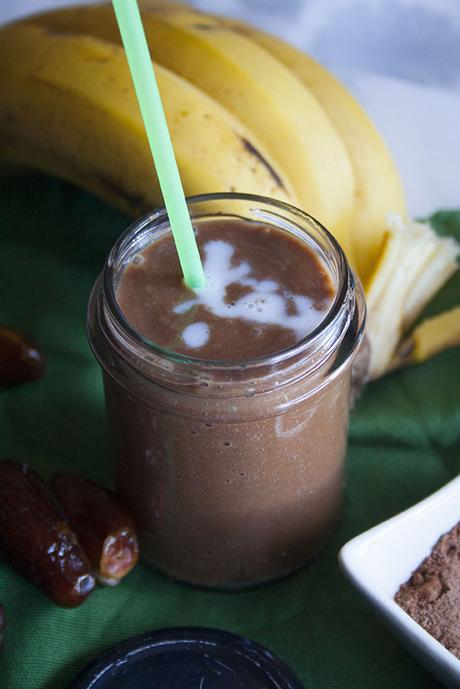 Frullato di banane, cacao e datteri