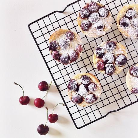 Clafoutis con le ciliegie: un dolce francese veloce e facile