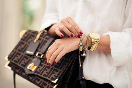 SUMMER IN BLACK AND WHITE