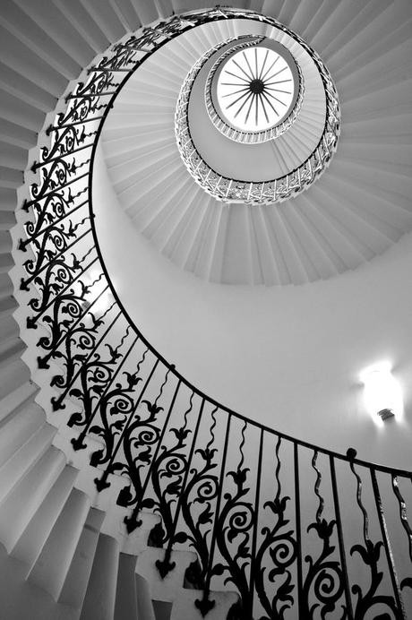 SUMMER IN BLACK AND WHITE