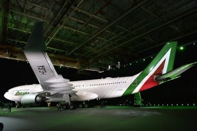 Alitalia, la vera storia del nuovo logo della compagnia (e di quanto è costato)