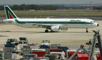 Alitalia, la vera storia del nuovo logo della compagnia (e di quanto è costato)