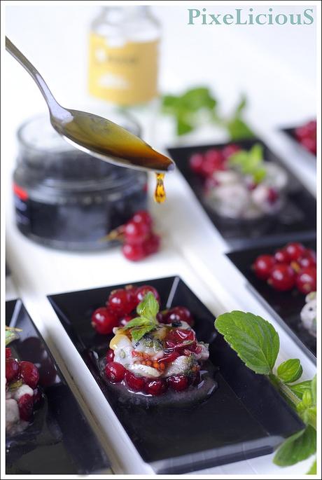 Tartarine di Mormora, Ribes Rossi e Nepitella con Sale Nero delle Hawaii e Riduzione di Aceto Balsamico Bianco