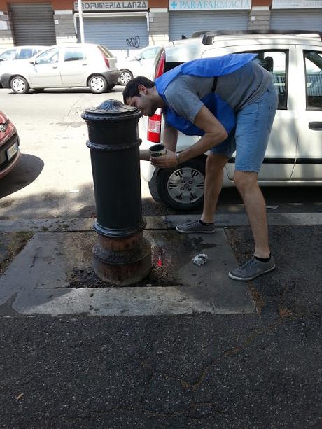 All'Ardeatino i cittadini fanno da soli. Ecco le foto del Retake al Parco Scott. Tra sporcizia, erbacce e siringhe che ti si infilano nelle scarpe