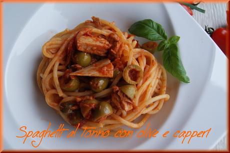 Spaghetti al Tonno con olive e capperi