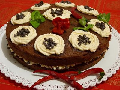 Torta al peperoncino, cioccolato, crema al mascarpone e paprika