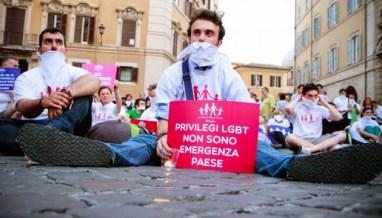 Famiglie in piazza a Roma per il futuro dei figli