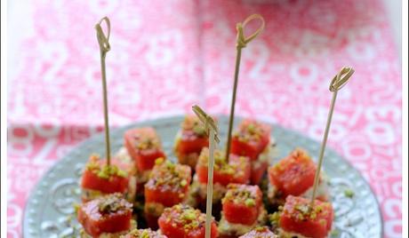 Spiedini di Cocomero e Robiola alla Menta con Aceto Balsamico e Pistacchi