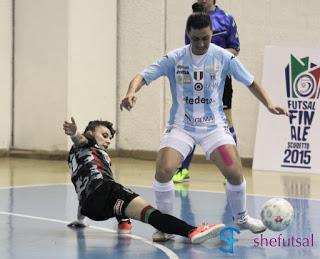 Lucileia contrastata da Exana nella finale scudetto di calcio a 5 femminile tra Ternana e Lazio