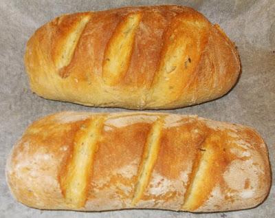 Focaccia integrale con salvia e rosmarino