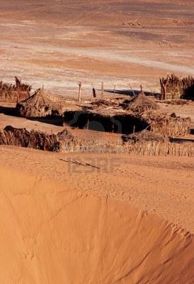 795450-poco-villaggio-della-tenda-nel-deserto-del-sahara-libia