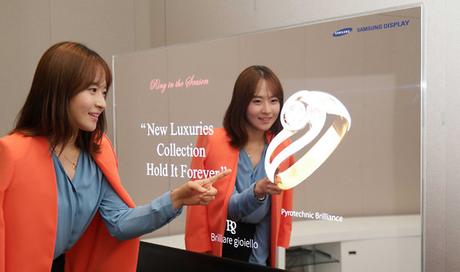 Samsung anticipa il futuro: ecco due nuovi display OLED trasparenti a specchio