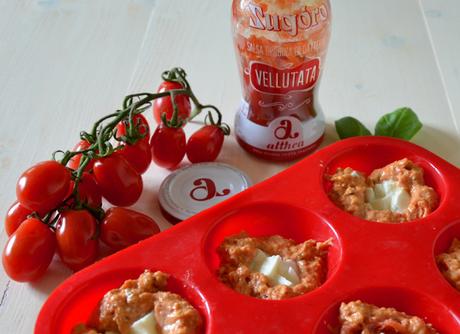 Muffins Vesuvio con pomodoro e mozzarella (ve-lo-cis-si-mi!)