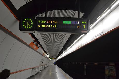 La metropolitana a Vienna non è nuova e neppure bella. Ma la metro a Vienna è pulita ed efficiente. 17 foto per fare un confronto