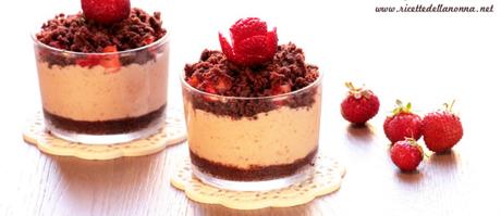 Coppette alla crema di fragole