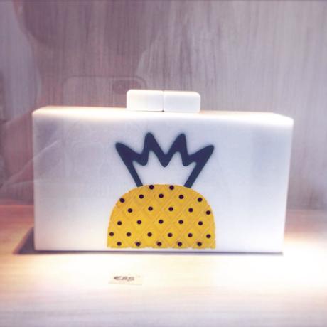 Cose inutili che ti accorgi di volere.. #pineapple #clutch