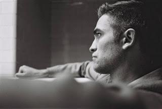 Alla faccia del vampiro.Robert Pattinson,sensualmente pericoloso nello spot di Dior Homme