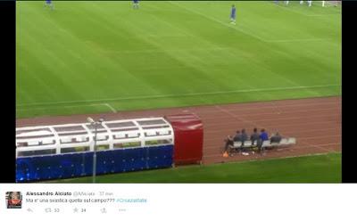 Croazia-Italia, le foto della svastica sul terreno di gioco