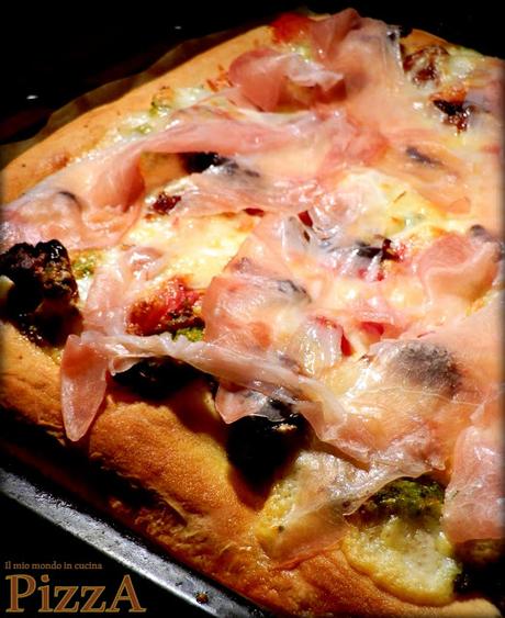 PIZZA Asiago, ZUCCHINE e SPECK