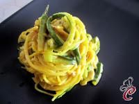 Spaghetti di riso basmati alle zucchine in crema di zafferano: i ritorni che colpiscono e conquistano