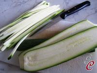 Spaghetti di riso basmati alle zucchine in crema di zafferano: i ritorni che colpiscono e conquistano