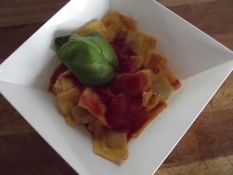 AGNOLOTTI POMODORO E BASILICO