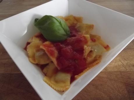 AGNOLOTTI POMODORO E BASILICO