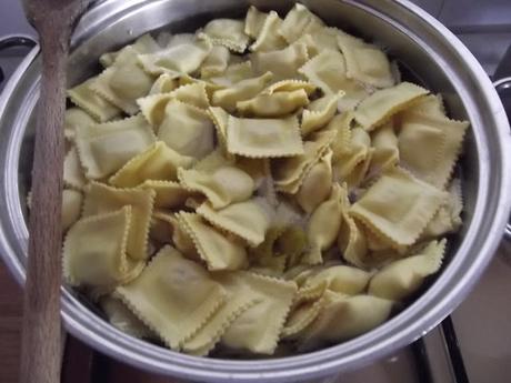 AGNOLOTTI POMODORO E BASILICO