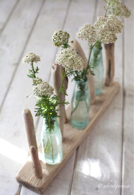 composizione con bois flotté e achillea