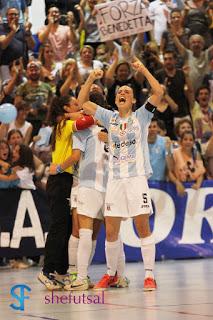 Il capitano della Lazio, Pamela Presto esulta dopo il secondo gol di Cely Gayardo