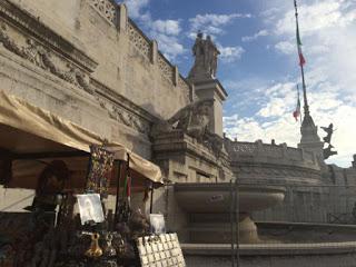 Manca una settimana. Tra 7 giorni urtisti e camion-bar in centro
dovranno togliersi dai cogliomberi. Sarà la volta buona?