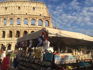 Manca una settimana. Tra 7 giorni urtisti e camion-bar in centro
dovranno togliersi dai cogliomberi. Sarà la volta buona?