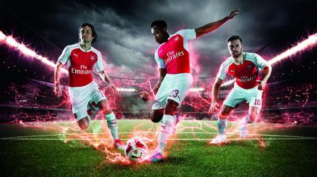 Maglia dell’Arsenal 2015-2016, design classico e tradizionale