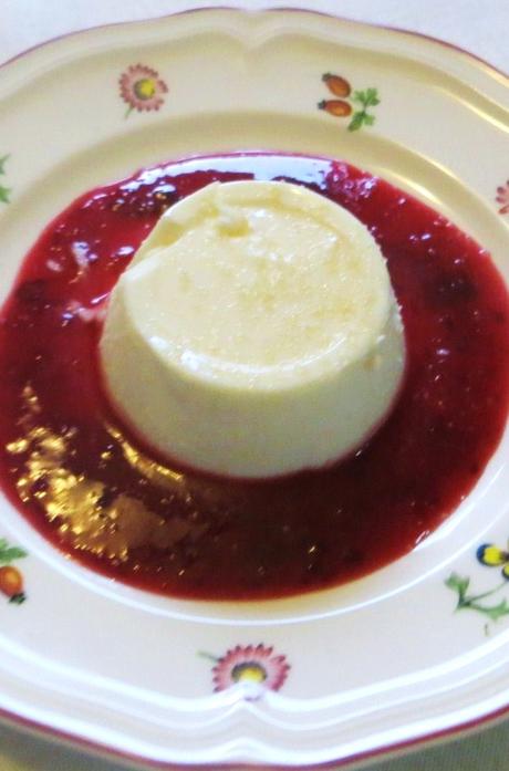 Pannaricotta al limone e ciliegie