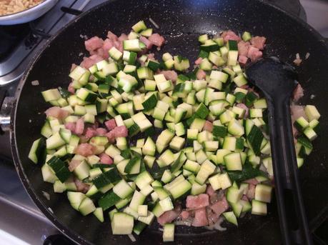 GNOCCHETTI CON ZUCCHINE PANCETTA PINOLI